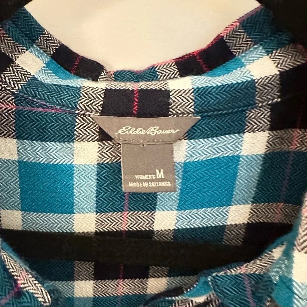 EDDIE BAUER M Blue plaid 100% rayon lightweight woman button down casual top - Picture 3 of 10